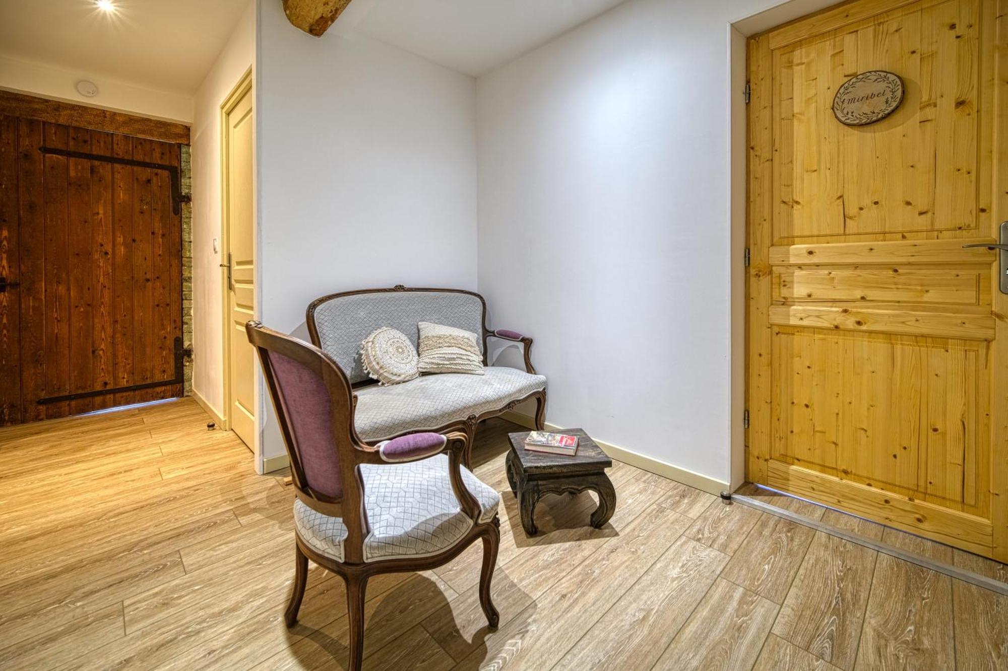 Maison Michonieres - Gite 3 Etoiles - 8 Personnes Miribel  エクステリア 写真