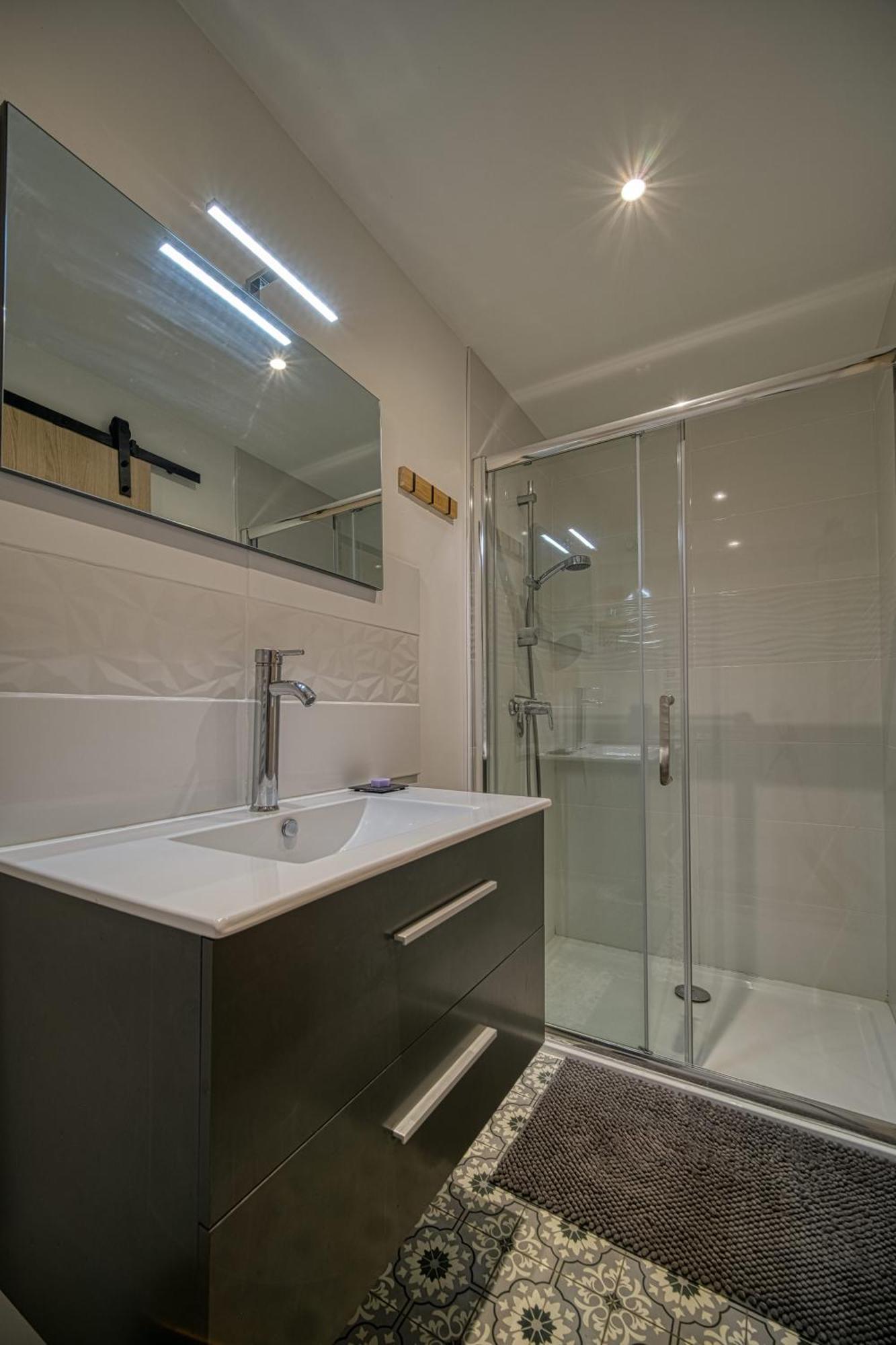 Maison Michonieres - Gite 3 Etoiles - 8 Personnes Miribel  エクステリア 写真